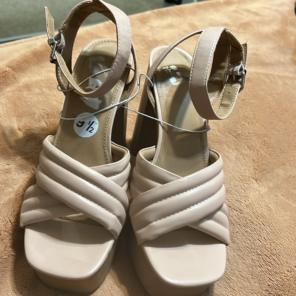 Report Women’s Shoes Platform Beige Soft Material Size 9 1/2M - Picture 3 of 10